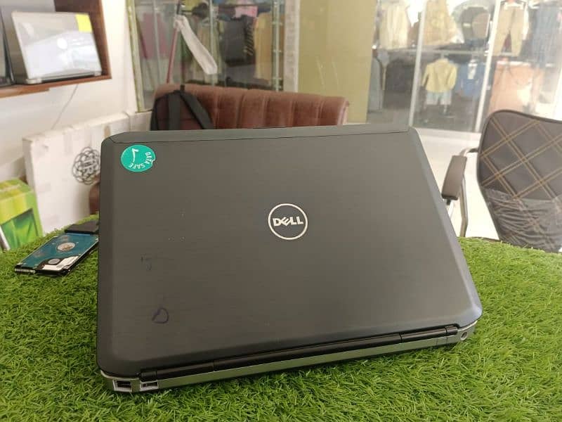 Dell Core i7 3rd Gen laptop . . 3.0 ghz processing. 2