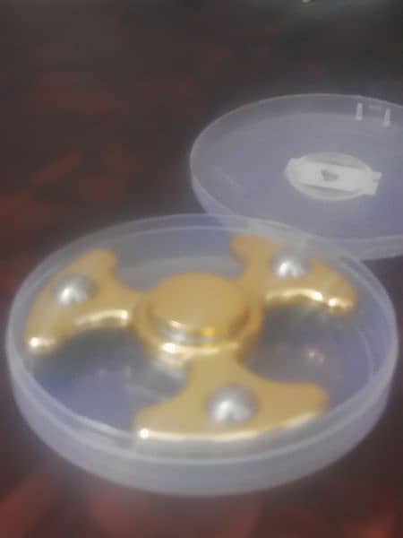new golden spinner 0