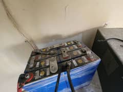 24 volt 100 amp 2018 model Lithium battery. A one condition