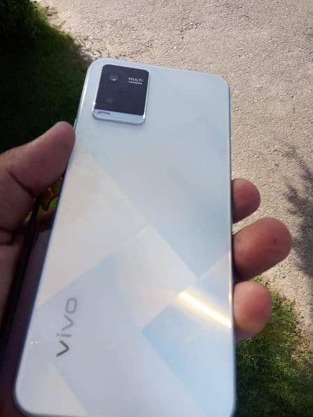 vivo y21 4 64 selling condition 10/10 good battery taime din raat 3