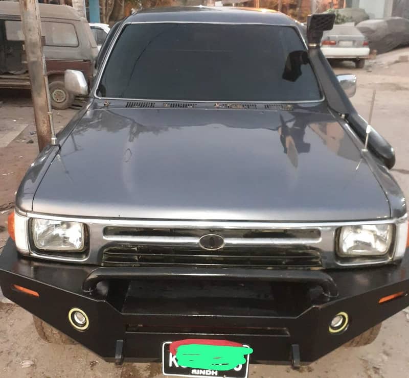 TOYOTA HILUX 04X04 DOUBLE CABIN 0