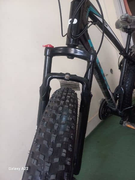 plus Cycle in genuine Condition in aluminum Body 1