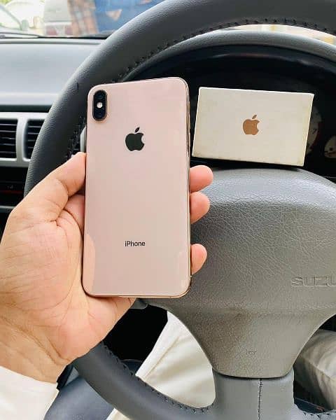 iPhone Xs Max Gold 256GB PTA Approved WhatsApp 0328. . 808. . 8238 1