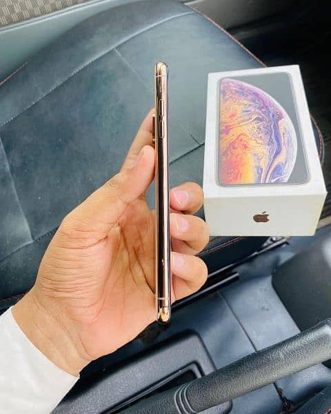 iPhone Xs Max Gold 256GB PTA Approved WhatsApp 0328. . 808. . 8238 3