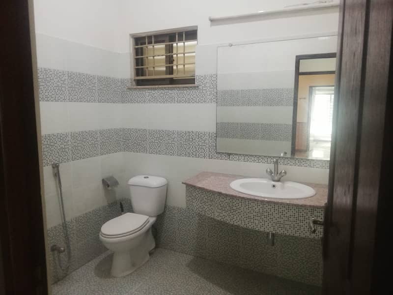 1.5 Kanal Upper Portion Available For Rent 3