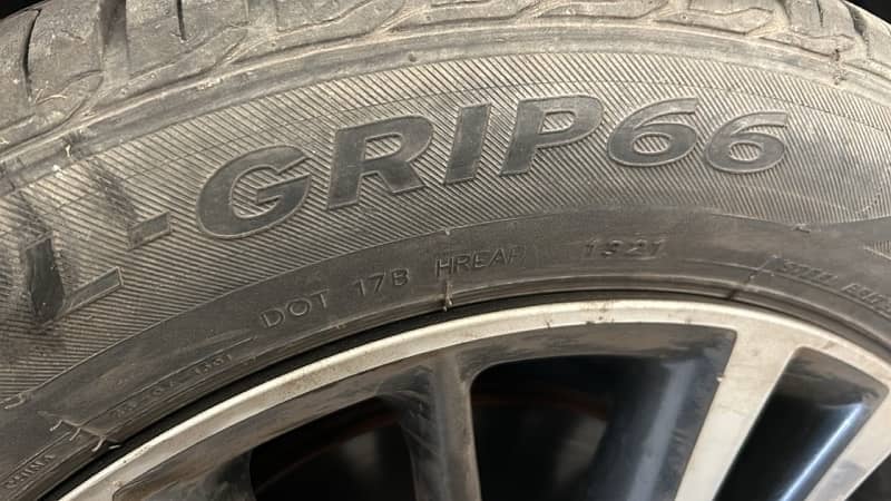 very good condition tyre 1