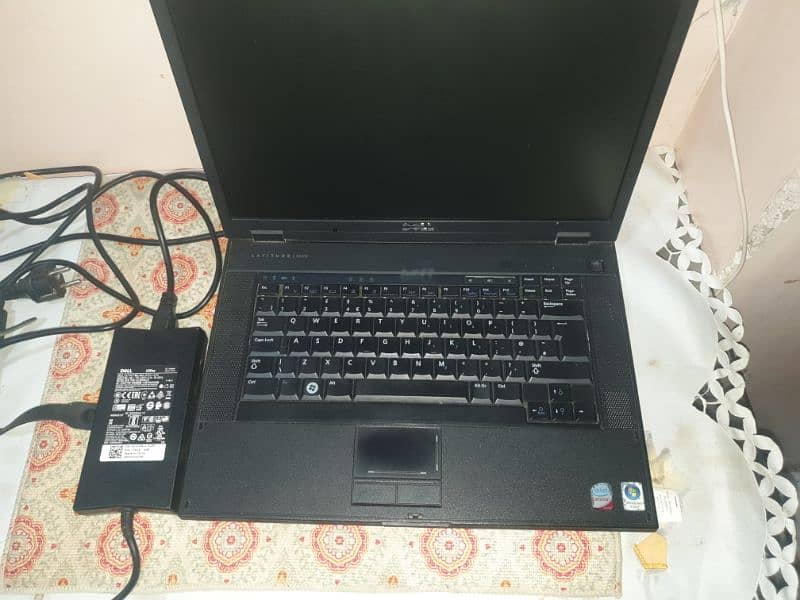 Dell core 2du 1 gb 120gb  with  original charger 130w 0