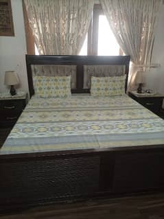 bed set in good condition