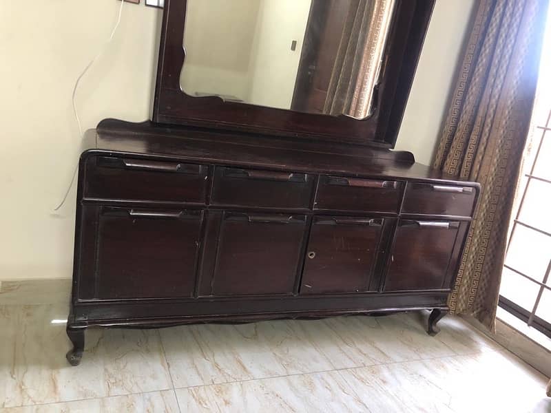 Dressing table wooden frame imported glass in good condition 1