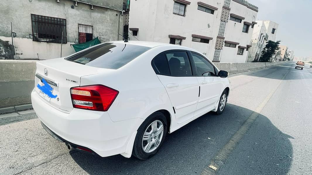 Honda City Auto 1.3 2018 white min condition 2