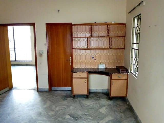 BEAUTIFUL UPPER PORTION AVAILABLE FOR RENT IN JOHAR TOWN 6