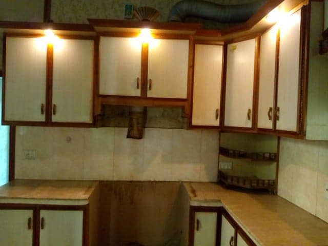 BEAUTIFUL UPPER PORTION AVAILABLE FOR RENT IN JOHAR TOWN 10