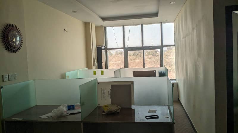 I-8 Markaz Furnish 1000 sq. feet office space for rent 0