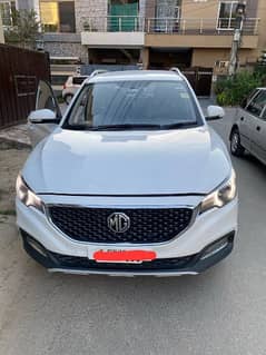 MG zs edition white coulor 2021model total geniun. . . . new tyer install