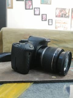 Canon 700D with 18 55 lens 0