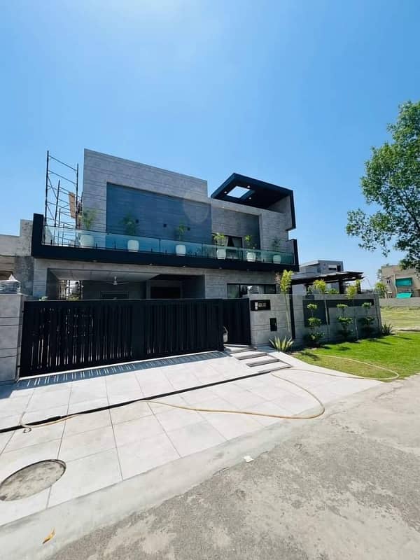 Low Budget 1 Kanal Modern Ultra Luxury House For Sale in Lake City Lahore 0