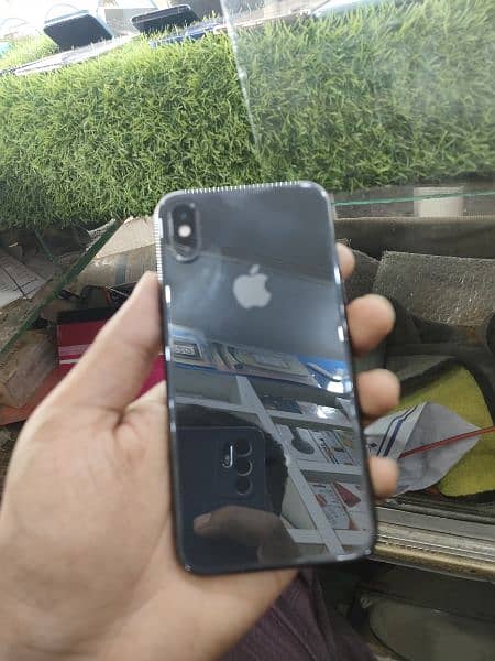 IPhone xs pta approved duel Sim just glass change totally genuine 0