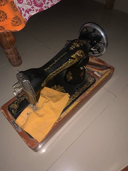Singer sewing machine for sale 1