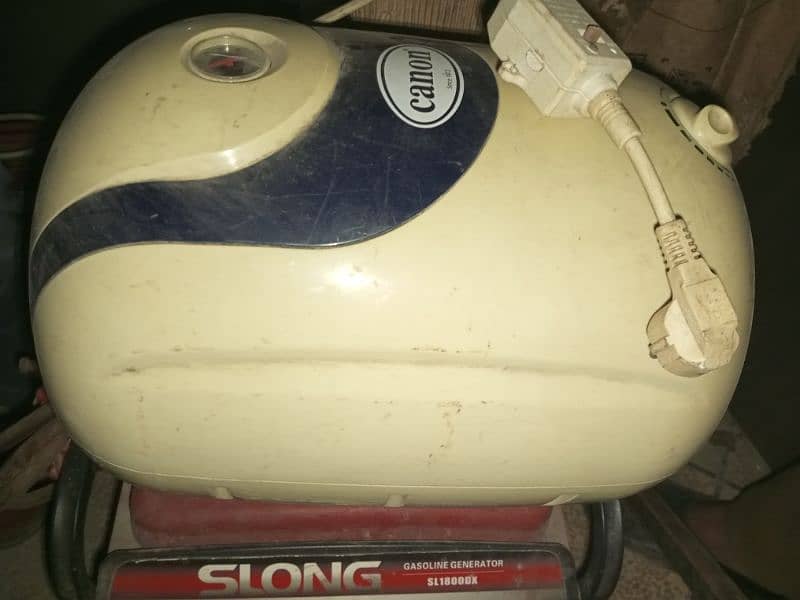 canon geyser ok condition ha 1.5 saal use kia ha 1