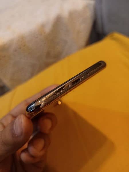 iphone XS Max 256 GB gold factory unlock 4