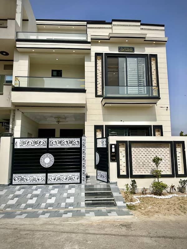A Beautiful Modern House For Sale In Central Park AA Block 0