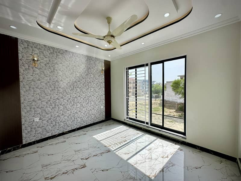 A Beautiful Modern House For Sale In Central Park AA Block 12