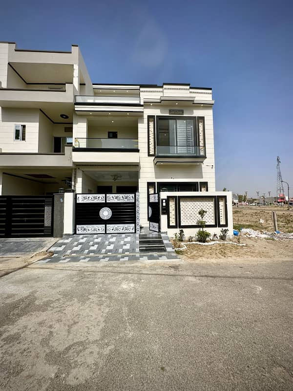 A Beautiful Modern House For Sale In Central Park AA Block 33