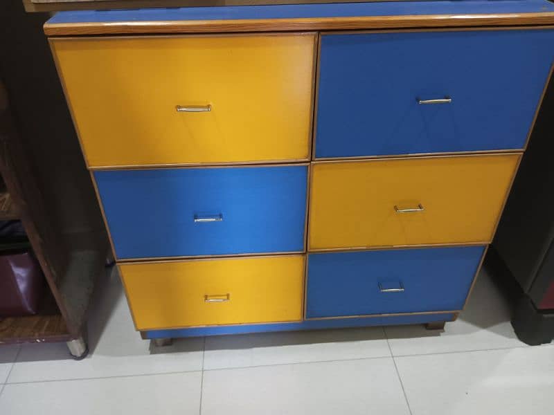 Chest of Drawer 0