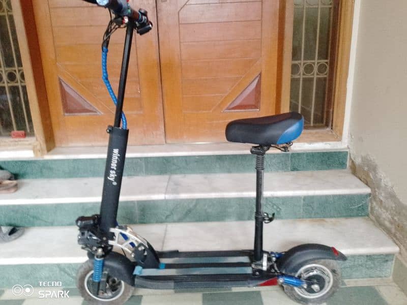 Winnersky Electric scooter 10/9 condition model E10 pro 0