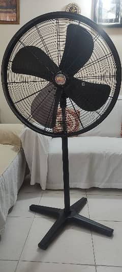 GFC Fan Hard metal Full Size only 2 months used Like new one  10/10