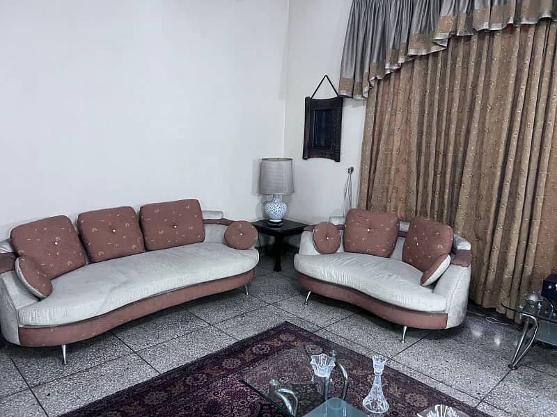 1 Kanal Beautiful House Available For Sale in P Block Model Town Ext Lahore 28