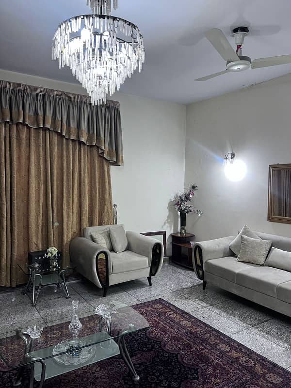 1 Kanal Beautiful House Available For Sale in P Block Model Town Ext Lahore 30