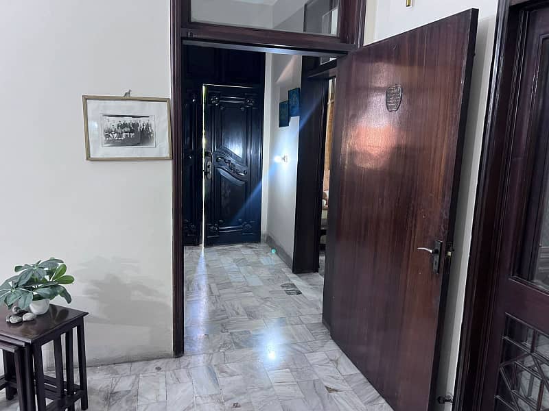 1 Kanal Beautiful House Available For Sale in P Block Model Town Ext Lahore 36