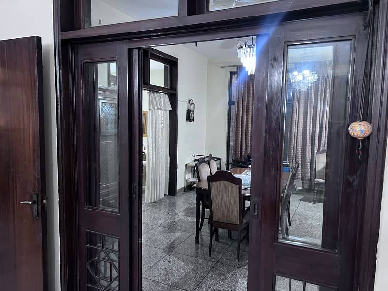 1 Kanal Beautiful House Available For Sale in P Block Model Town Ext Lahore 40