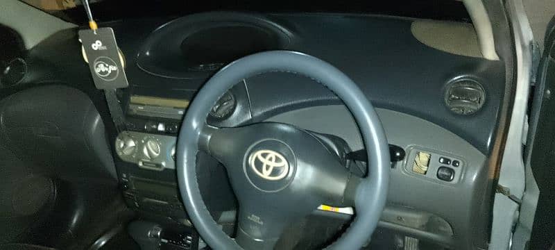 Toyota vitz 5