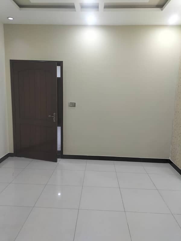 8 marla house available for rent in umar block bahria town lahore 3