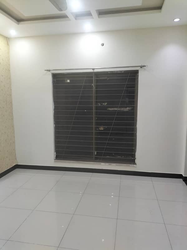 8 marla house available for rent in umar block bahria town lahore 5