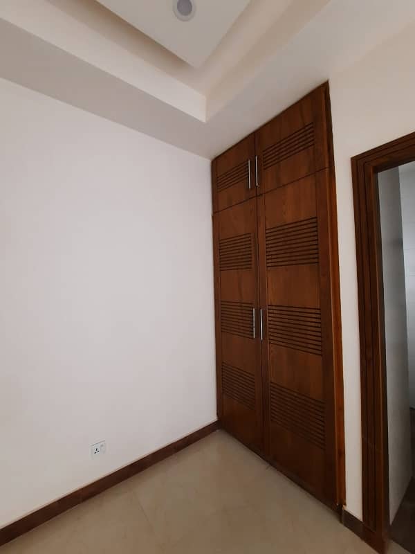 One Bedroom Apartment Available On Rent 5