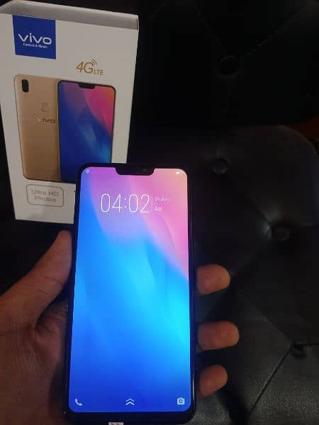 vivo y85 (4Gb/64Gb) Ram full new with box and charger condition 10/10 1