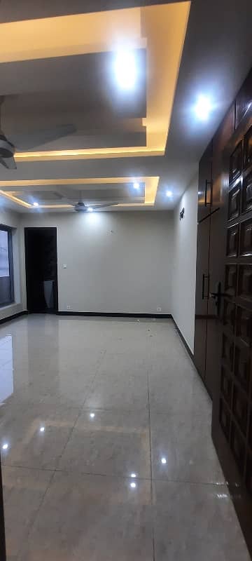 One Bed Luxury Apartment For Office Available On Rent 3