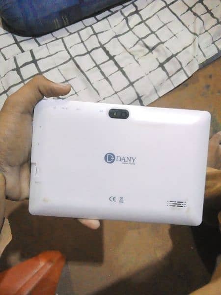 Dany Tablet for sale 10 by 10 condition 1