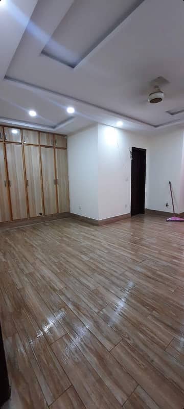 1800 Square Feet Office Space Available For Rent 4
