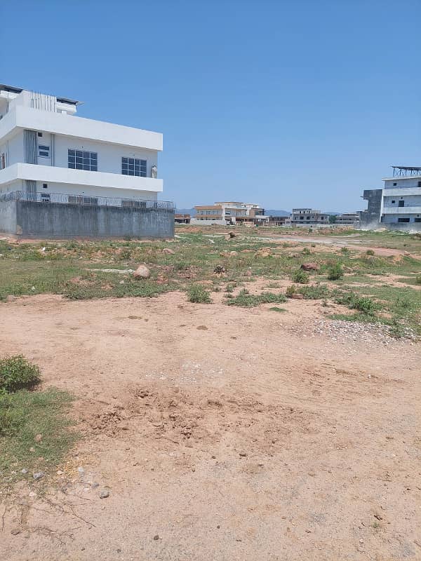 PLOT IS AVAILABLE FOR SALE IN G-14/3 ISLAMABAD 6