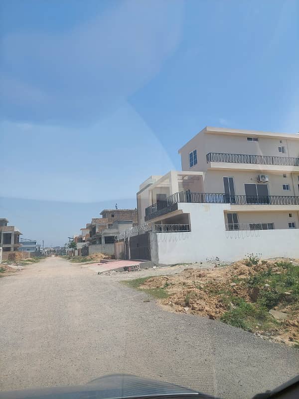 PLOT IS AVAILABLE FOR SALE IN G-14/3 ISLAMABAD 14