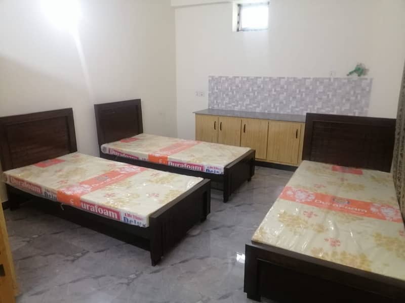 Room Space Available For Rent Near Gulistan Colony 0