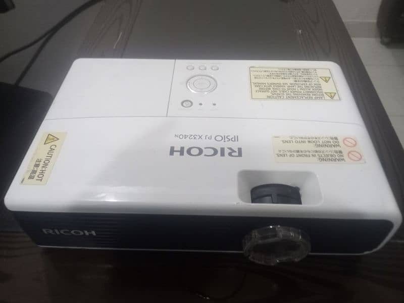 Branded Multimedia projectors available for sale 2