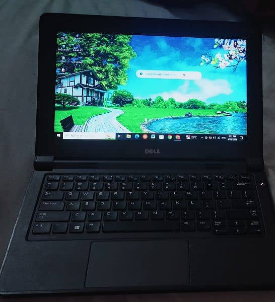 Dell laptop with original charger good condition 4