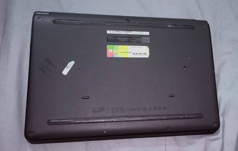 Dell laptop with original charger good condition 7