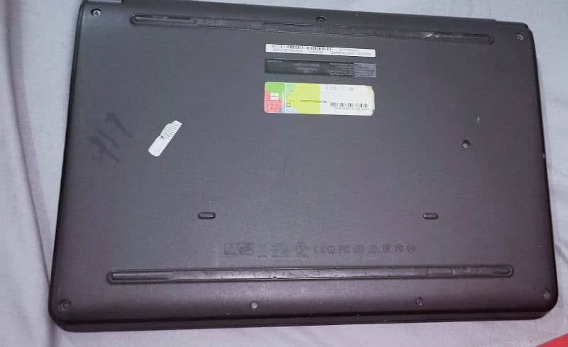 Dell laptop with original charger good condition 8
