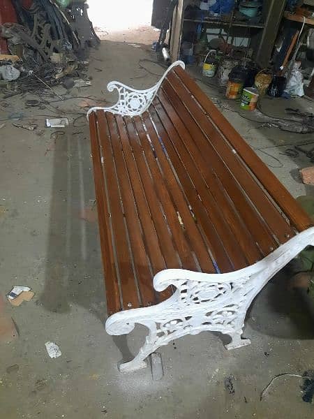 outdoor garden bench available in Wholesale prise rate 11